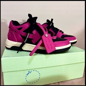 Off-White WMNS Out of Office ‘Black Fuchsia’ Sneakers size 6